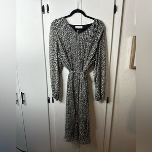 NWT She + Sky Pleated Floral Dress Size M